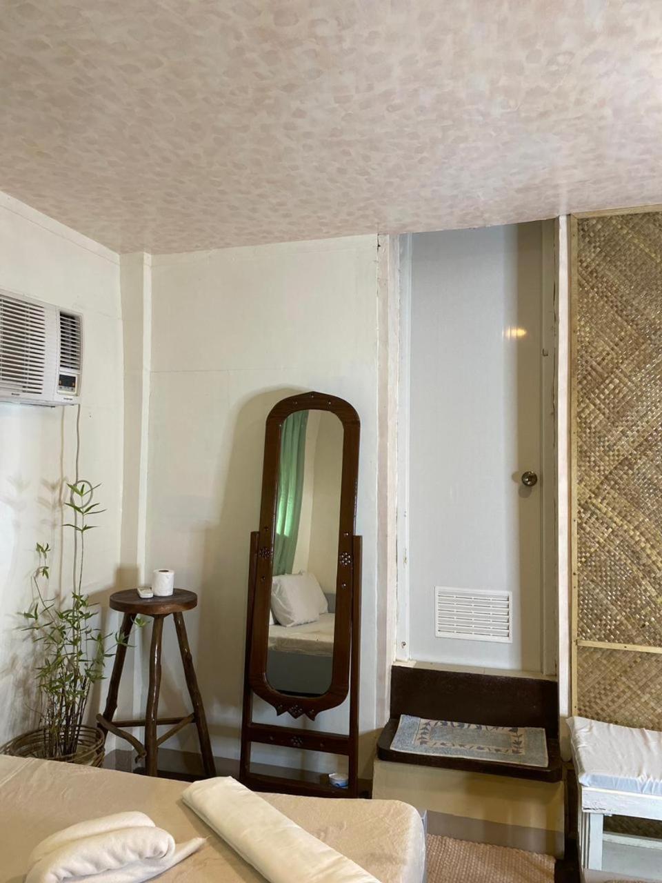 Malayah Hostel Хенераль-Луна Номер фото